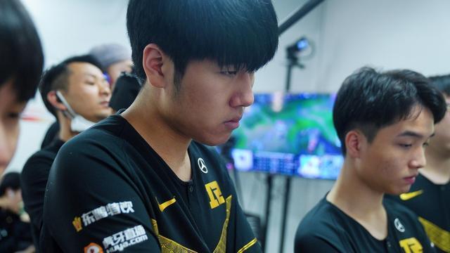 更是一个多 更是一个多