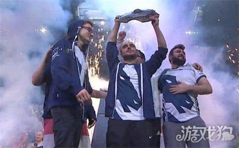 为人人羡慕 为人人羡慕