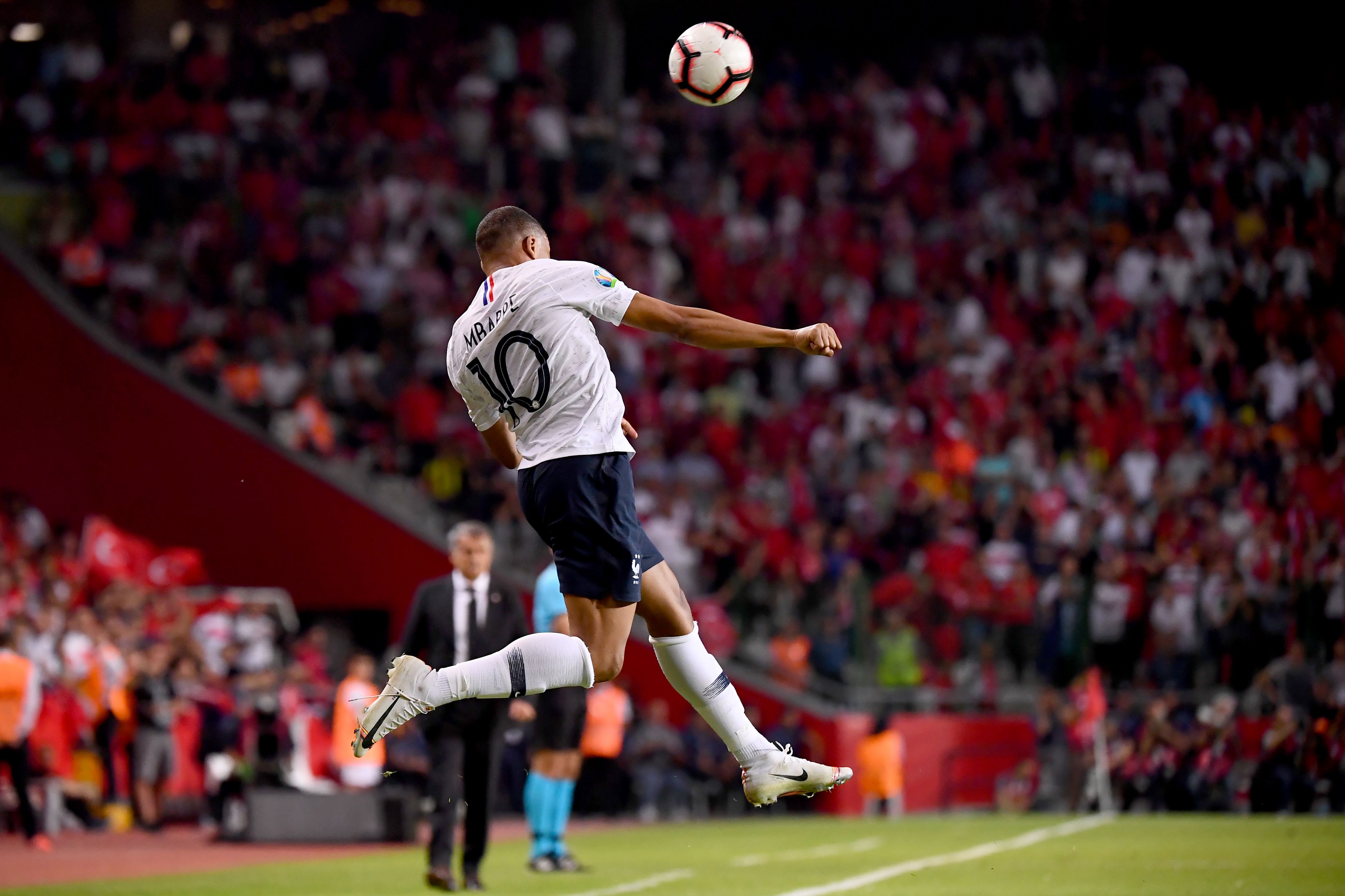 而是队友处 而是队友处